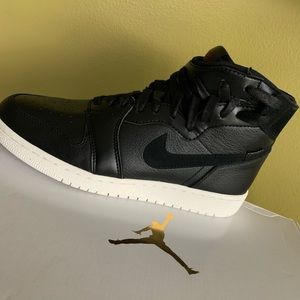 Air Jordan 1 Rebel XX - 8.5 woman’s